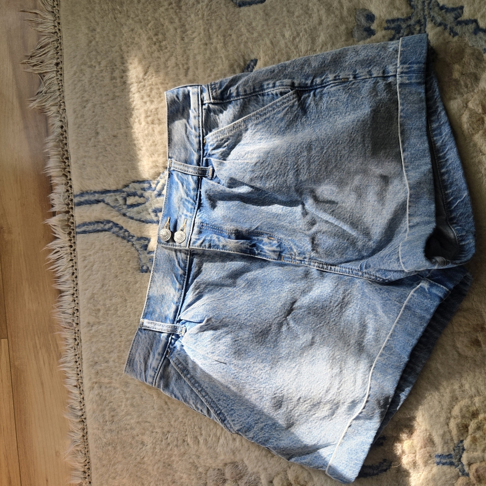 Stylish Light Blue Denim Shorts